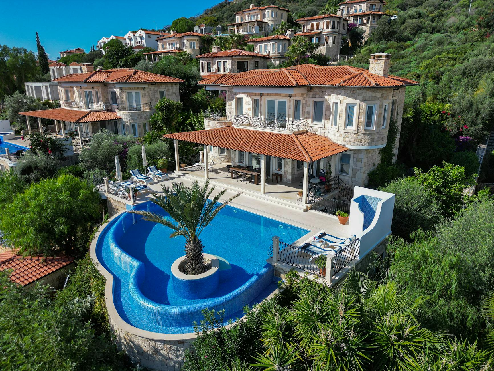 Villa familiale 4 chambres : plan, surface idéale et budget - Villa Veasna